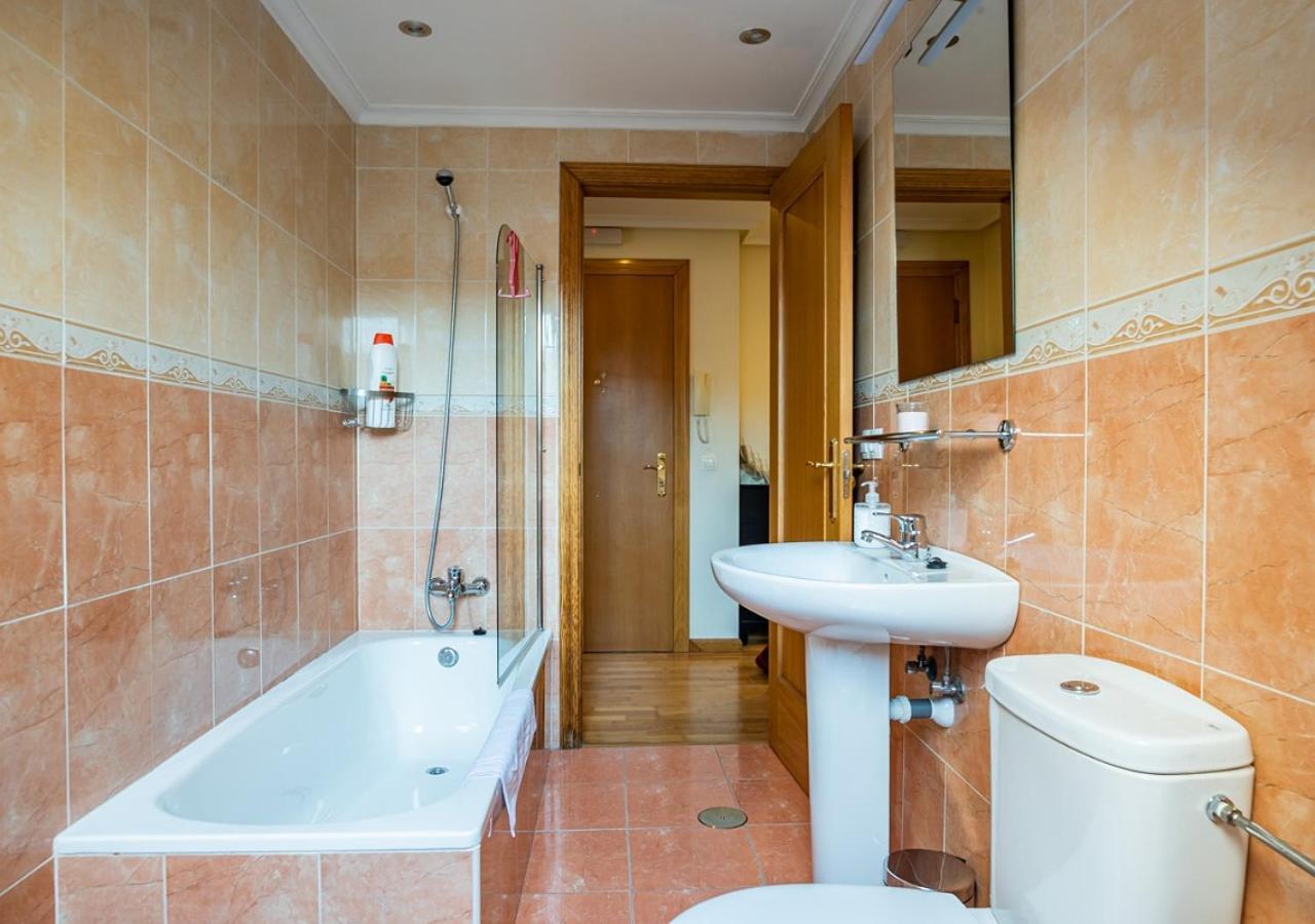 Apartamento Irene Centrico Con Wifi Y Parking Coche Tamano Medio Onís Extérieur photo